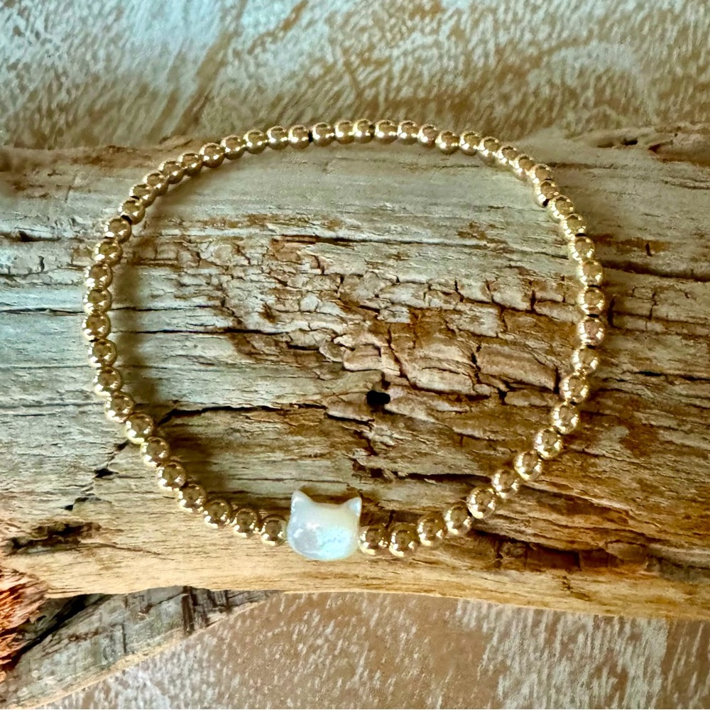 Kitty -Handmade 14k gold filled stretch mother of pearl kitty bracelet